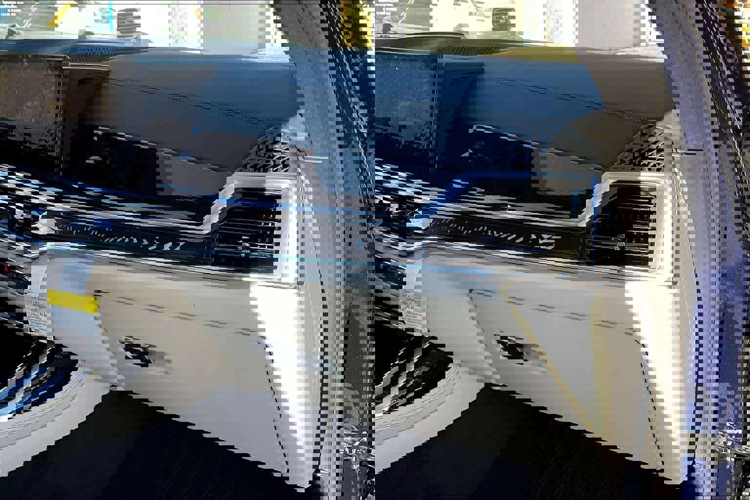 Used 2026 BMW X7 xDrive40i w/ M Sport Package image 18