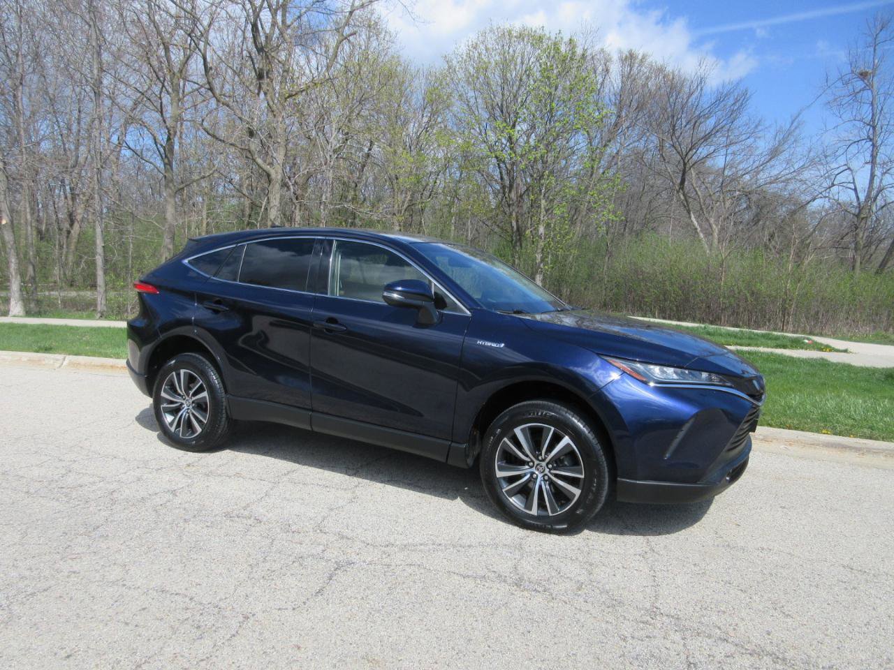 Used 2021 Toyota Venza LE w/ Carpet Mat Package (TMS) AWD/4WD image 3