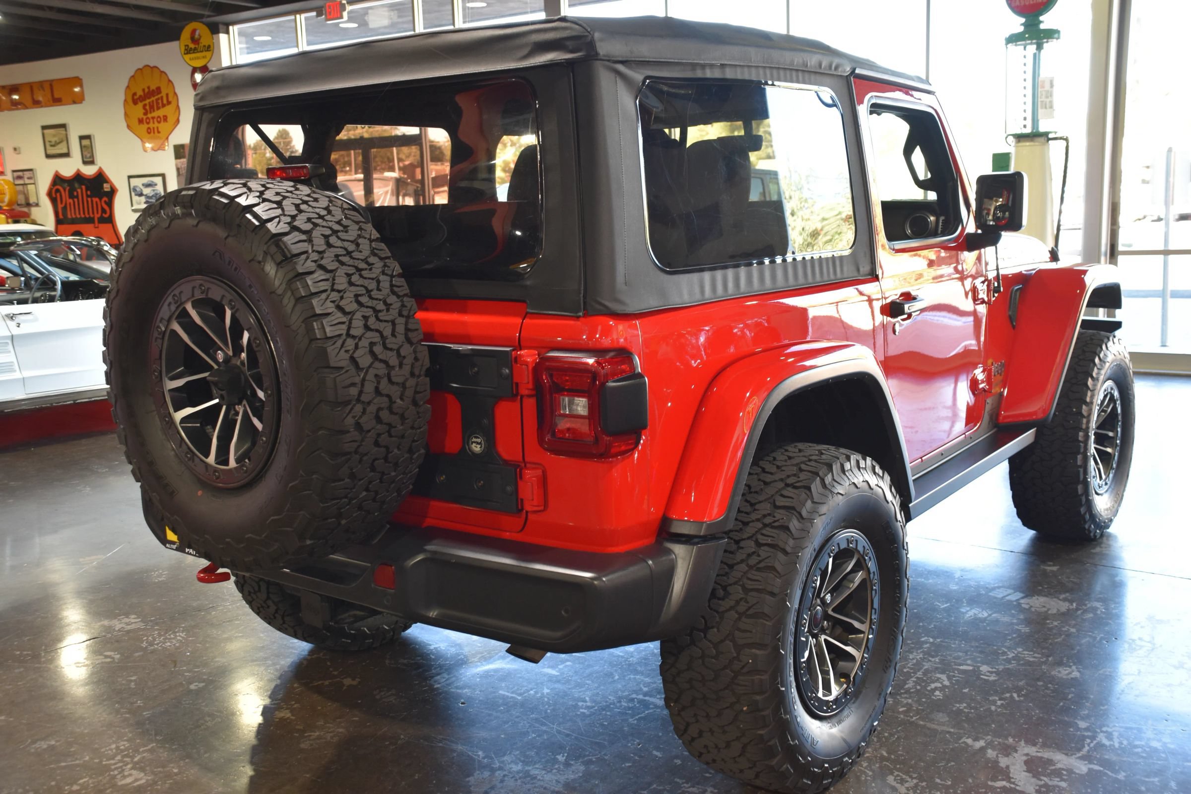 Used 2019 Jeep Wrangler Rubicon AWD/4WD image 8