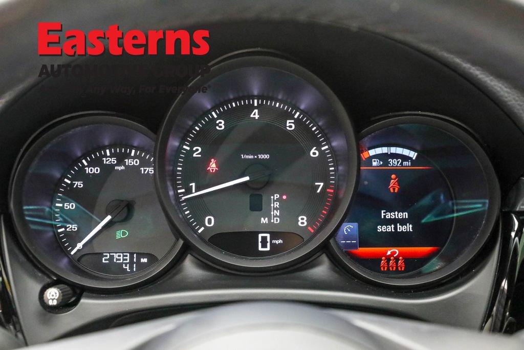 Used 2023 Porsche Macan T w/ Premium Package Plus image 17