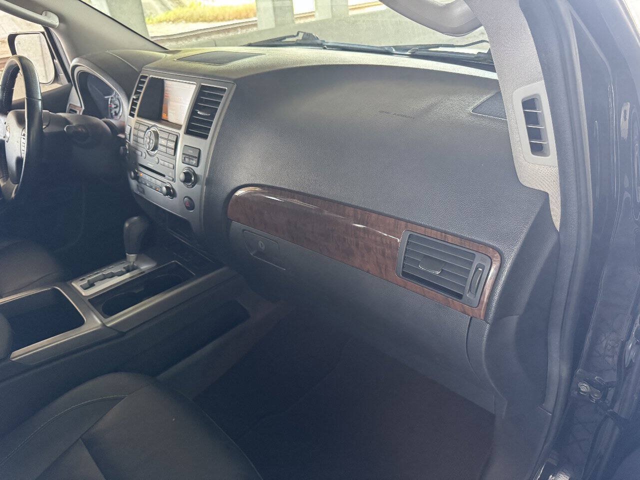 Used 2010 Nissan Armada Titanium RWD image 13