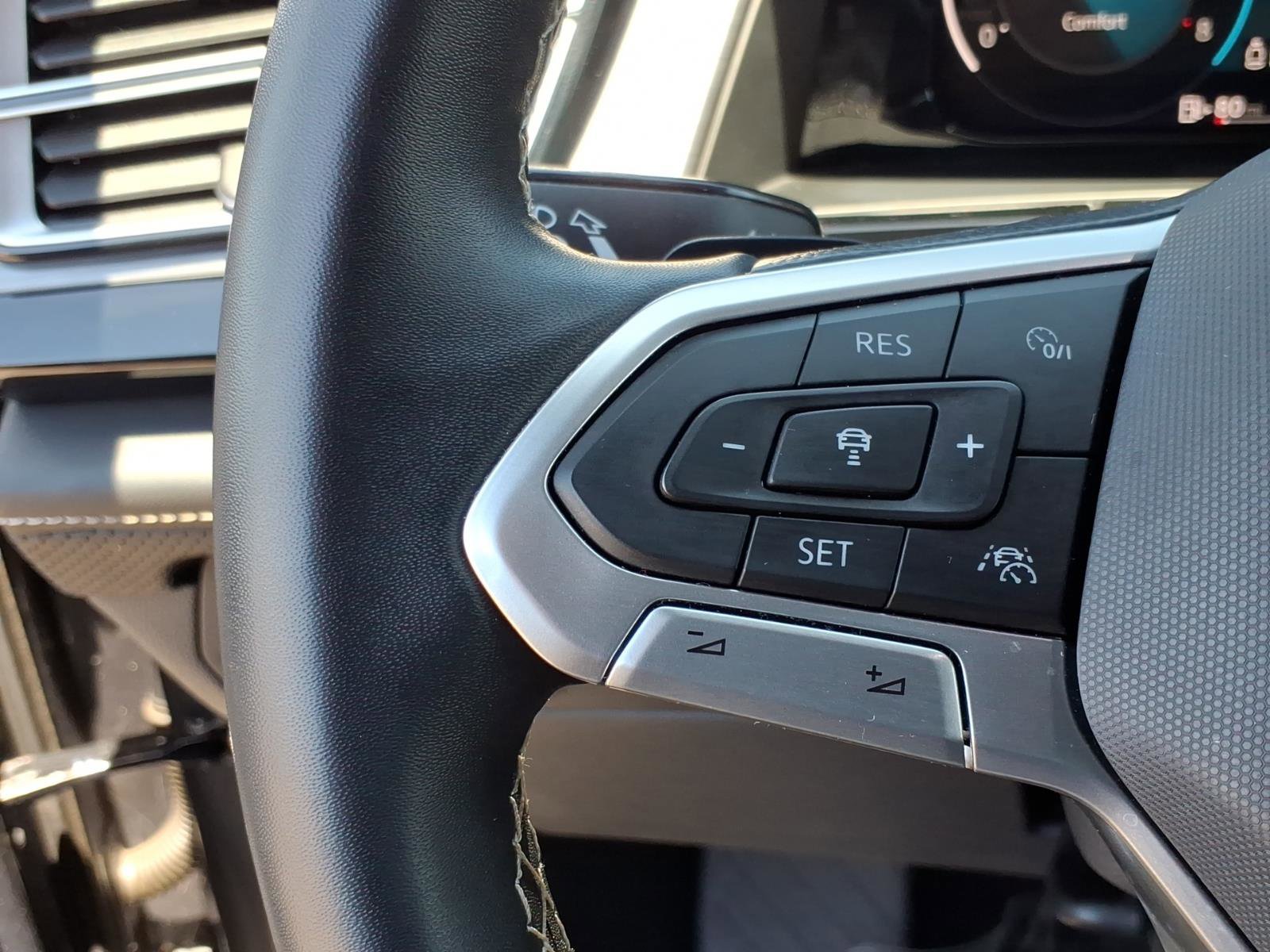 Certified 2024 Volkswagen Atlas Cross Sport SE FWD image 30