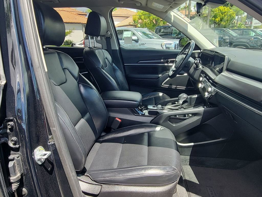 Used 2023 Kia Telluride S image 27