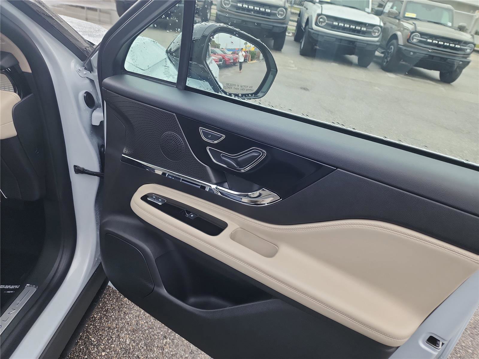 New 2026 Lincoln Corsair Premiere image 23