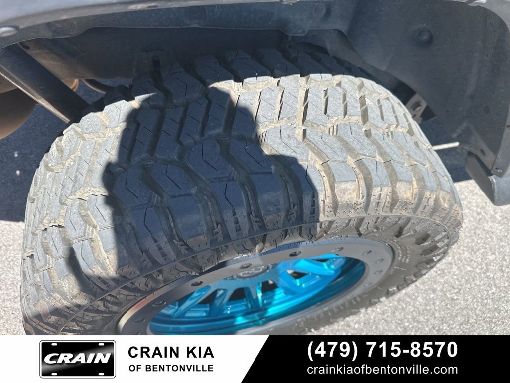 Used 2018 Jeep Wrangler Unlimited Sahara AWD/4WD image 11