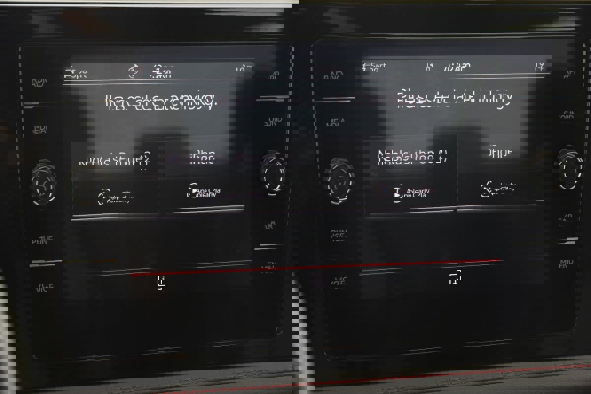 Used 2025 Volkswagen Jetta GLI Autobahn image 30