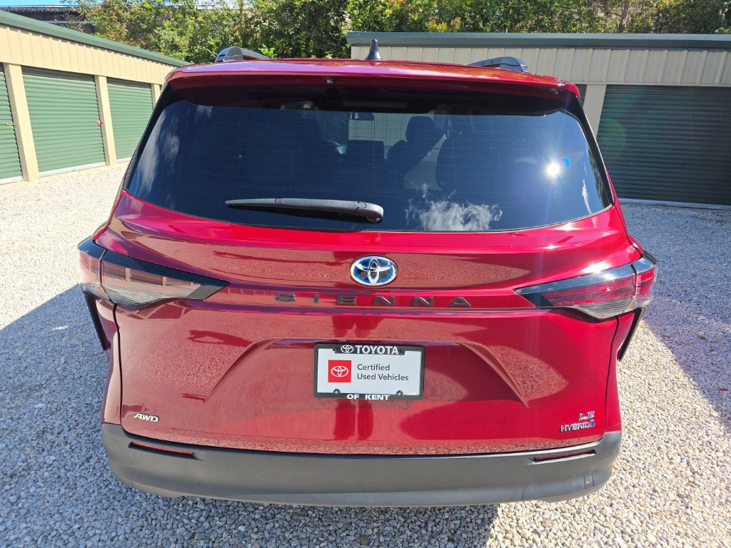 Certified 2024 Toyota Sienna LE AWD/4WD image 5