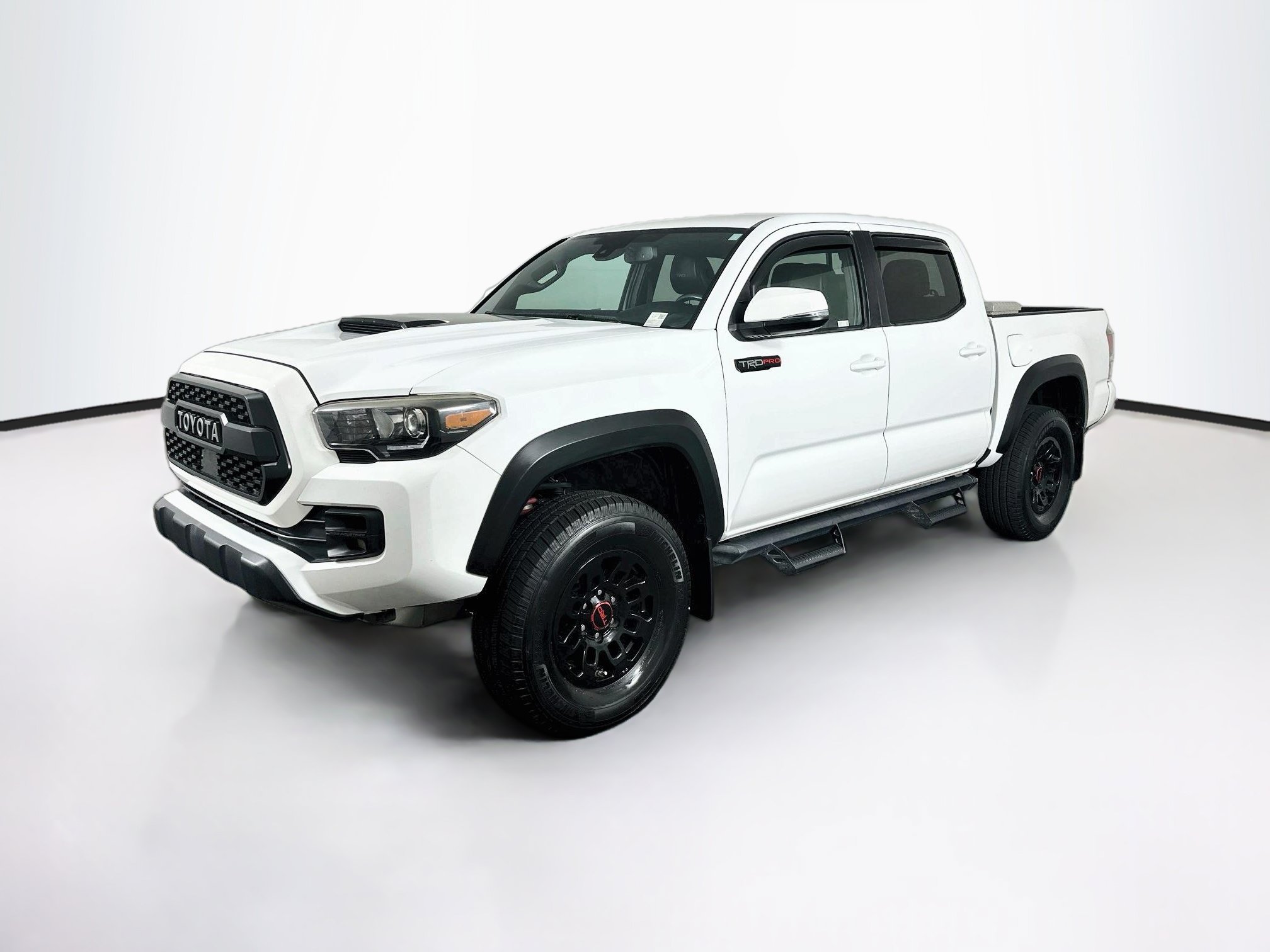Used 2018 Toyota Tacoma TRD Pro AWD/4WD image 3