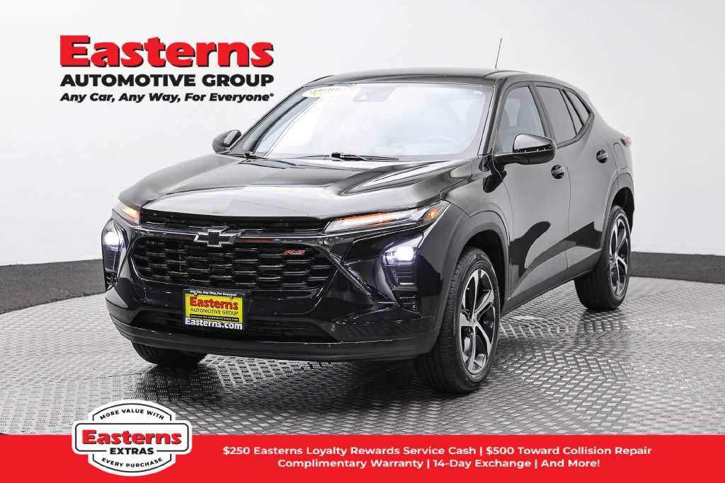 Used 2024 Chevrolet Trax RS FWD image 1