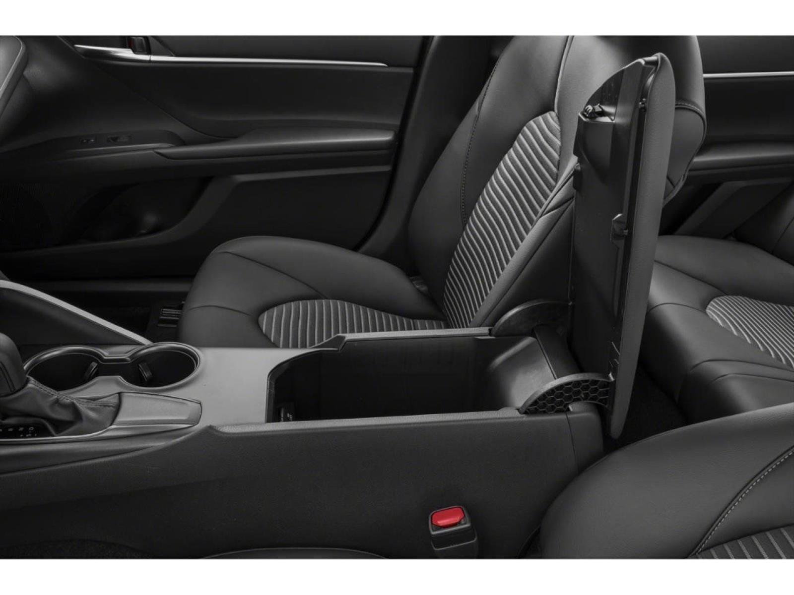 Used 2022 Toyota Camry SE w/ Cold Weather Package FWD image 11