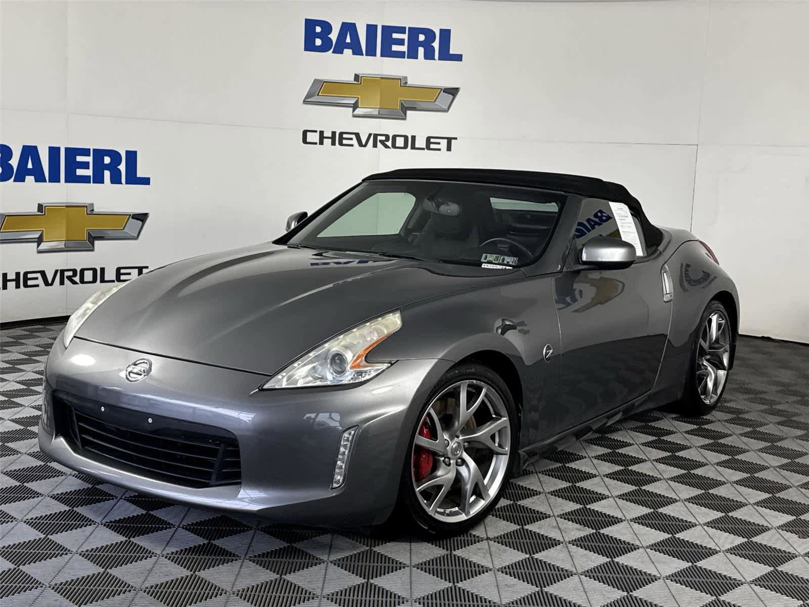 Used 2014 Nissan 370Z Touring w/ Sport Package RWD video 1