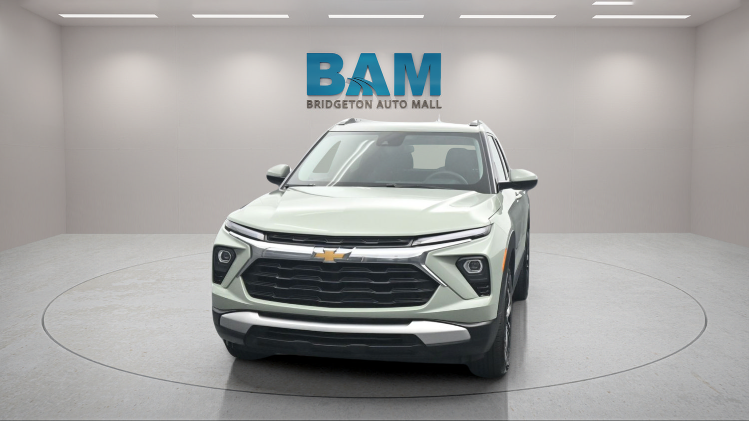 Used 2025 Chevrolet TrailBlazer LT AWD/4WD image 2