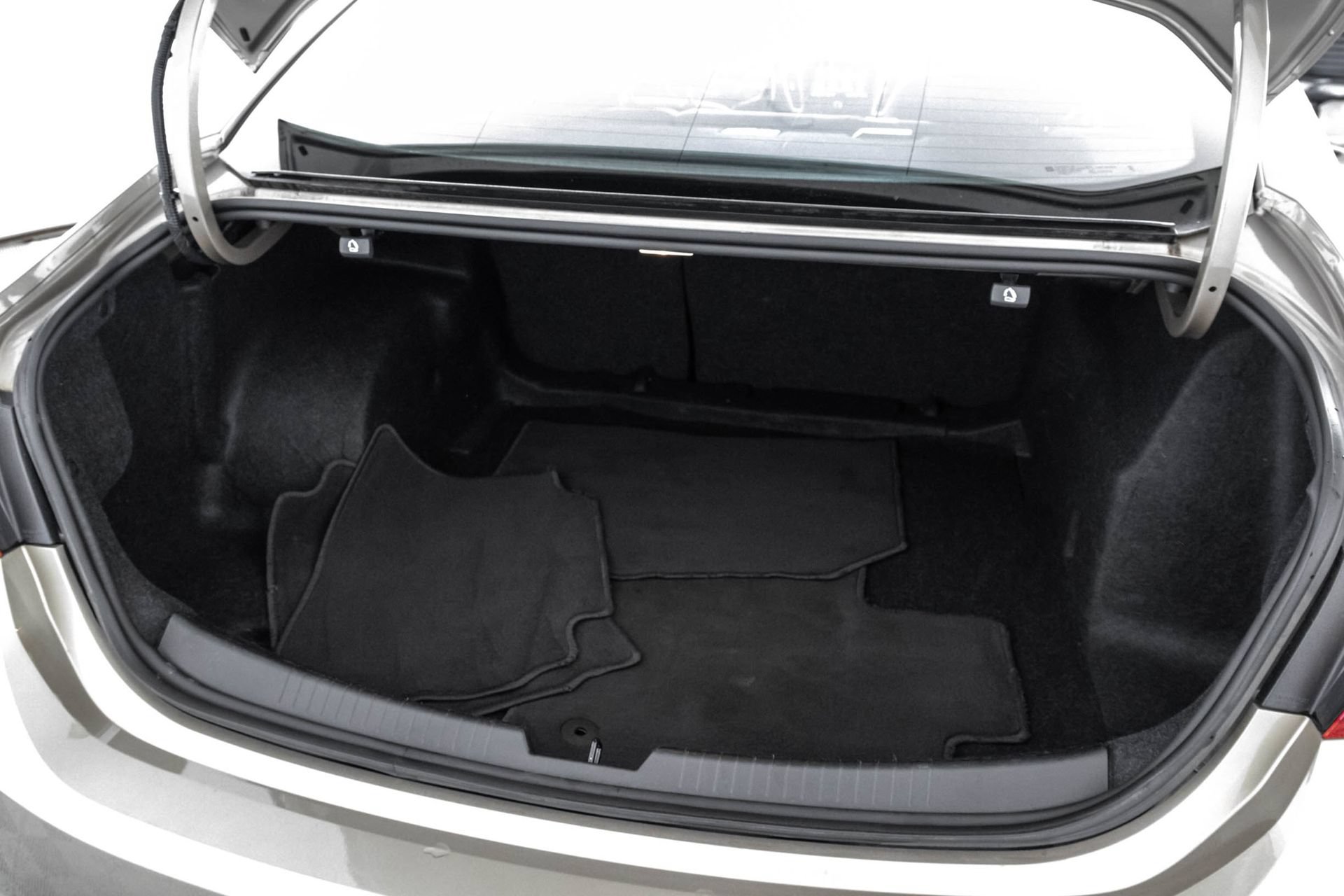 Used 2025 Chevrolet Malibu LT FWD image 37