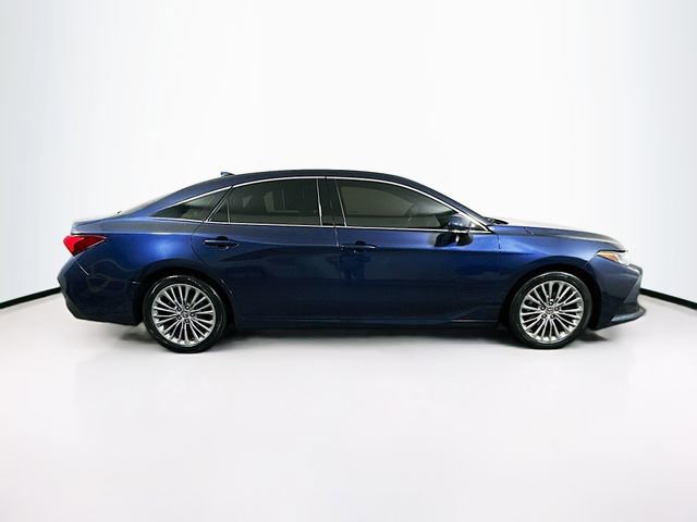 Used 2019 Toyota Avalon Limited image 9