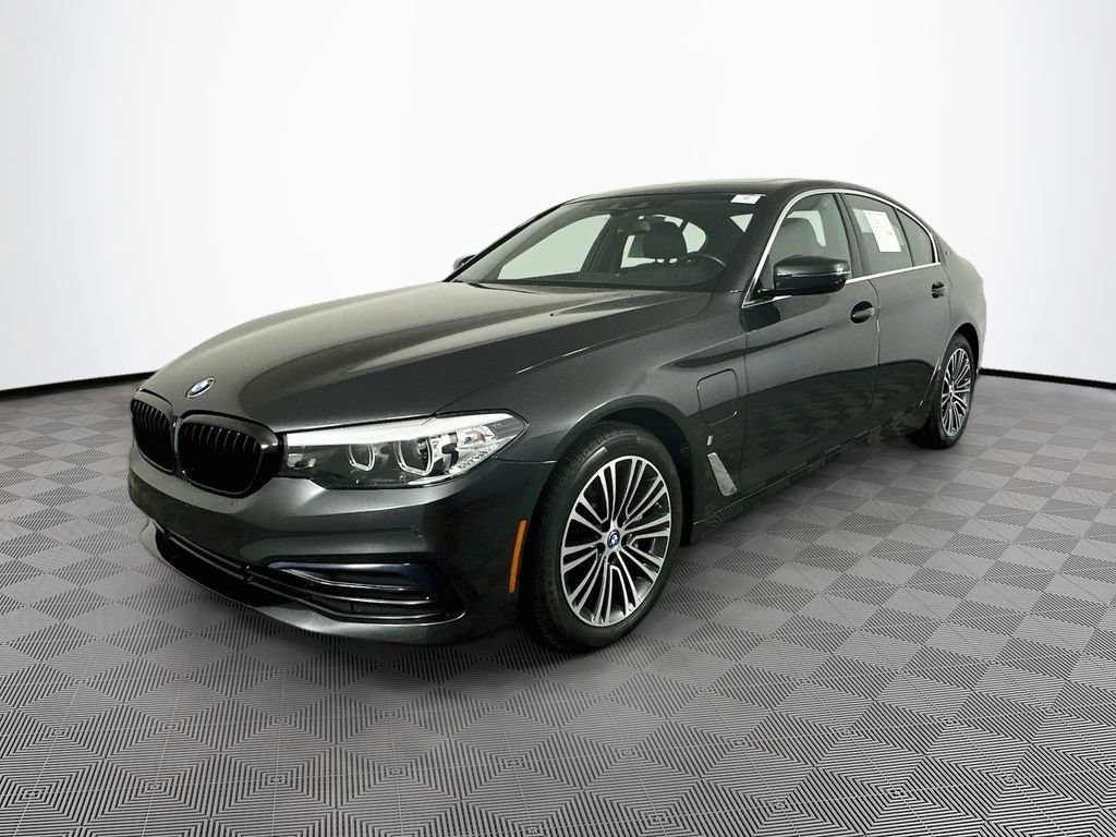 Used 2019 BMW 530e xDrive w/ Convenience Package AWD/4WD image 4