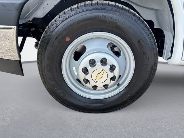 New 2026 Chevrolet Express 4500 w/ Power Convenience Package RWD image 10