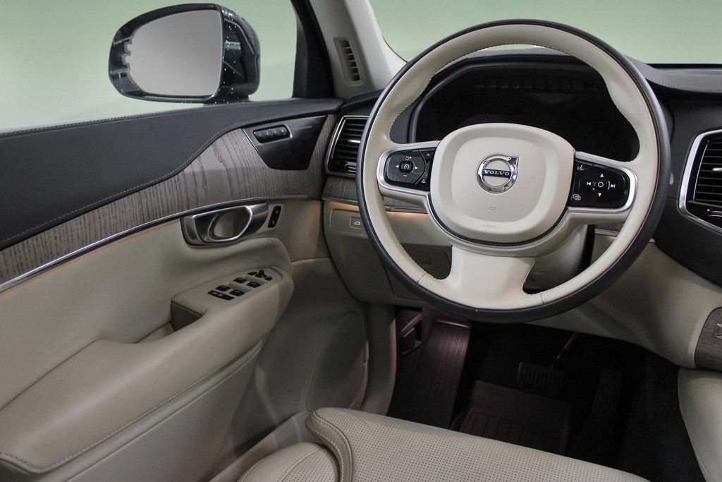 Certified 2023 Volvo XC90 B6 Ultimate w/ Protection Package Premier AWD/4WD image 18