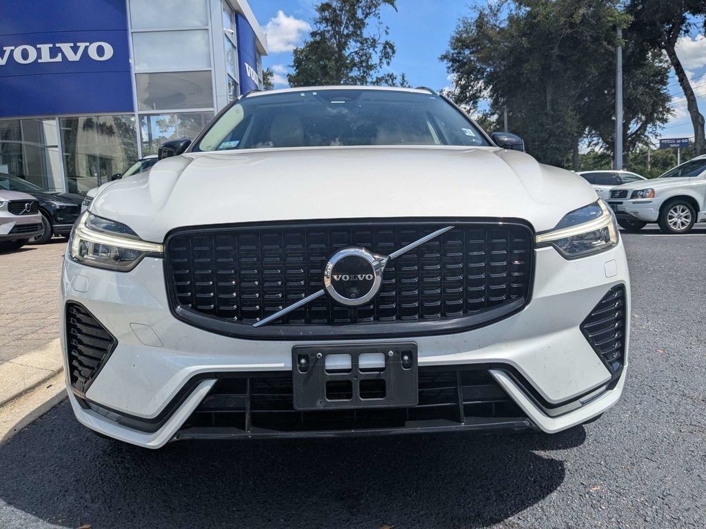 Certified 2024 Volvo XC60 B5 Ultimate w/ Protection Package Premier AWD/4WD image 9