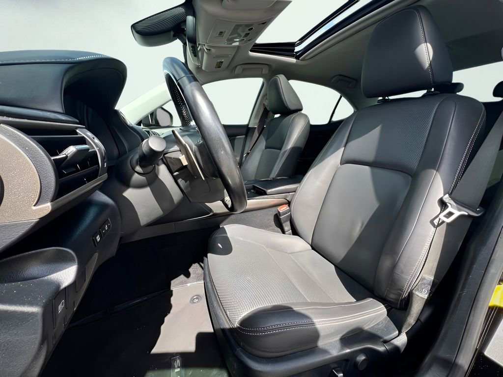 Used 2018 Lexus IS 300 w/ Accessory Package 2 image 17