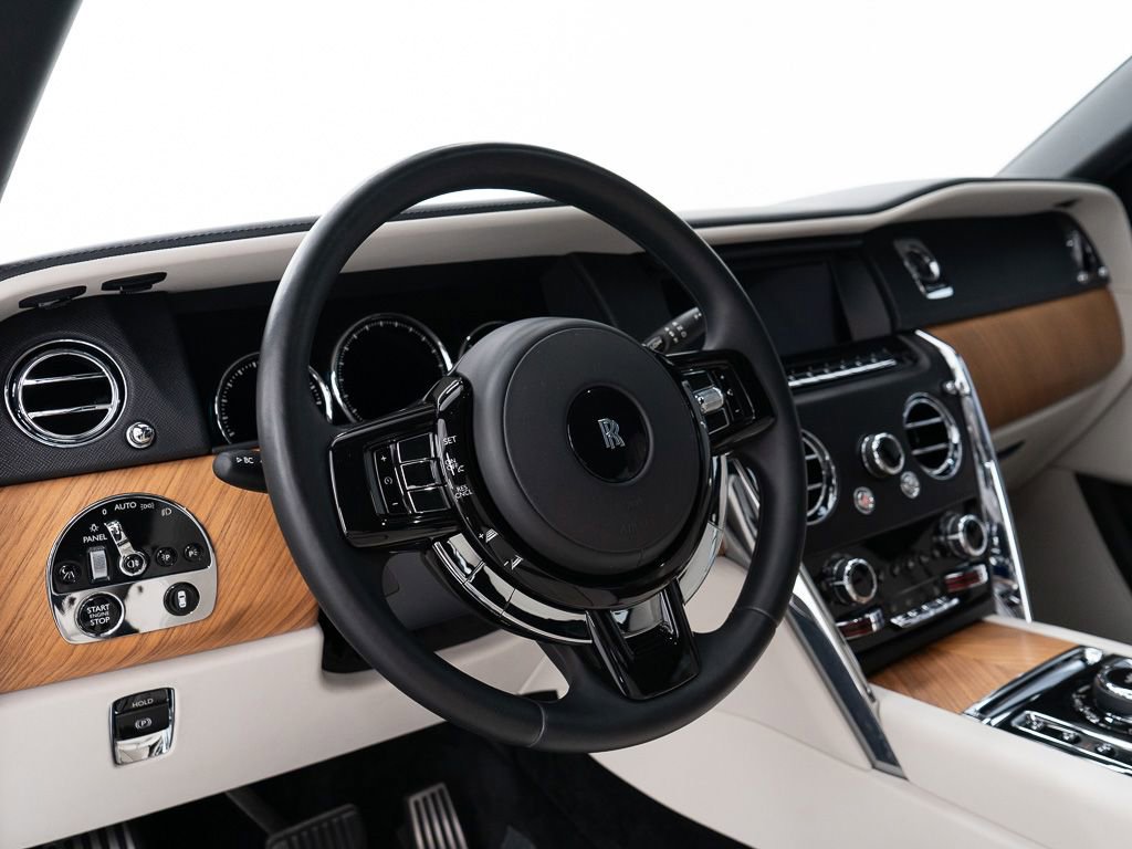 Certified 2020 Rolls-Royce Cullinan image 15