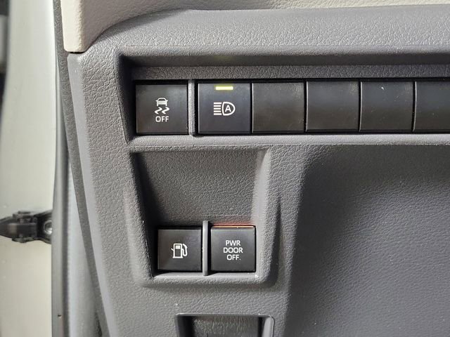 Used 2024 Toyota Sienna XLE FWD image 23