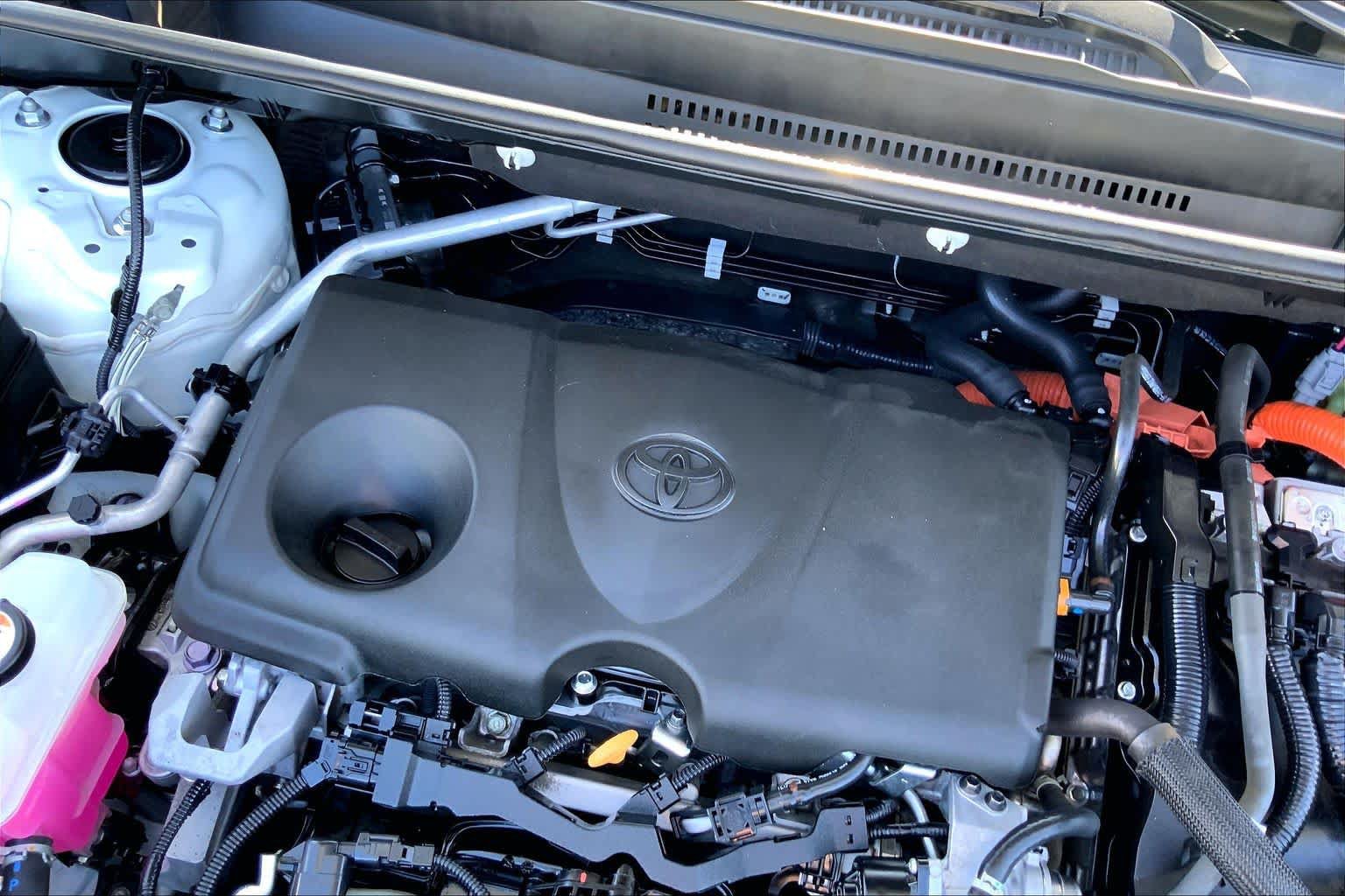 Used 2022 Toyota RAV4 XSE AWD/4WD image 32