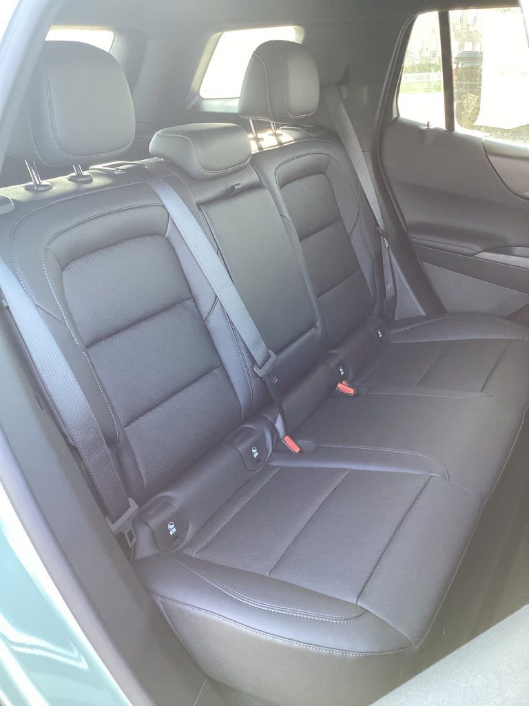 New 2026 Chevrolet Equinox LT w/ Convenience Package II image 34