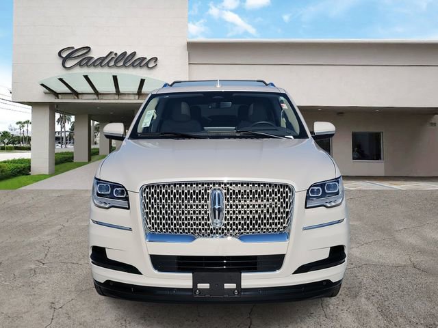 Used 2024 Lincoln Navigator L Reserve w/ Monochromatic Package image 8