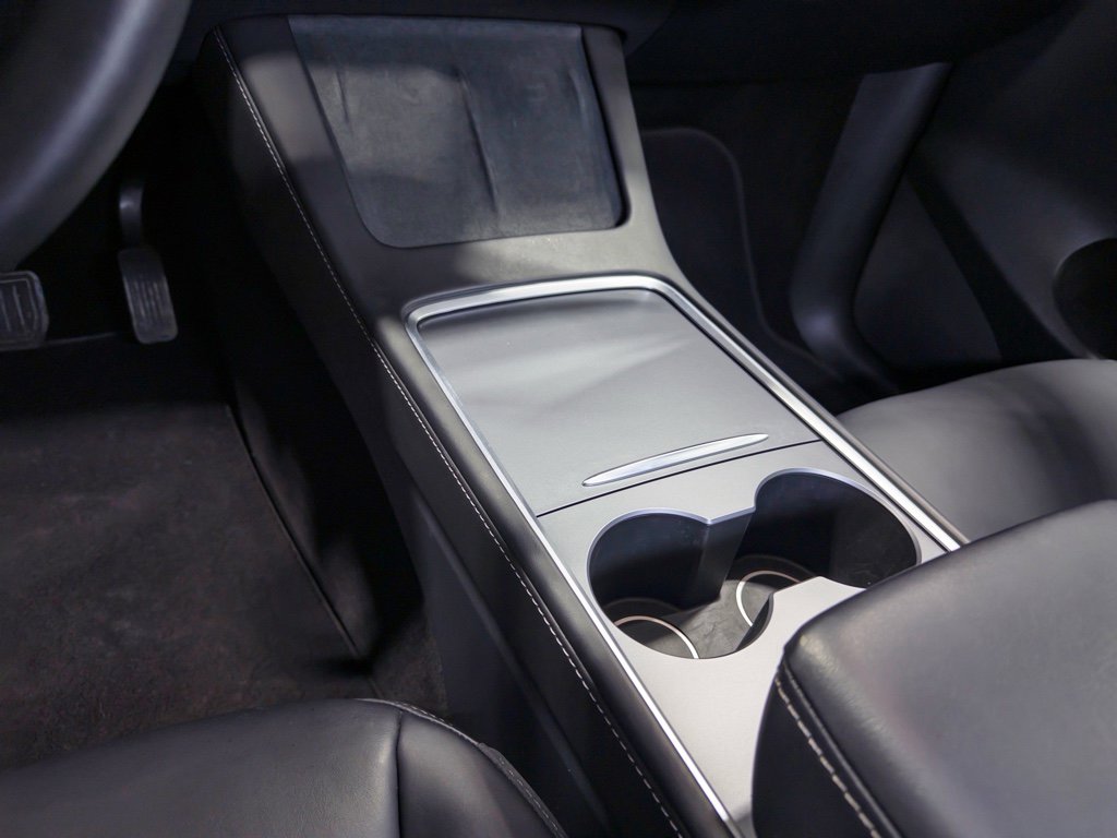 Used 2025 Tesla Model Y Long Range image 17