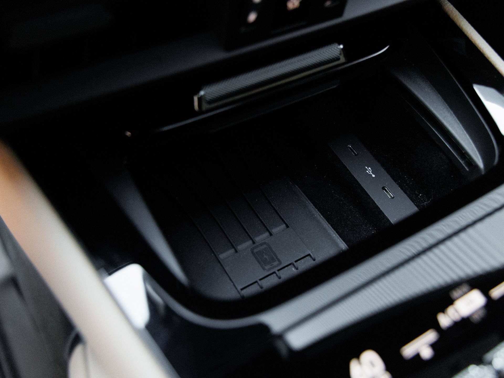 Certified 2025 Porsche Cayenne Coupe AWD/4WD image 23