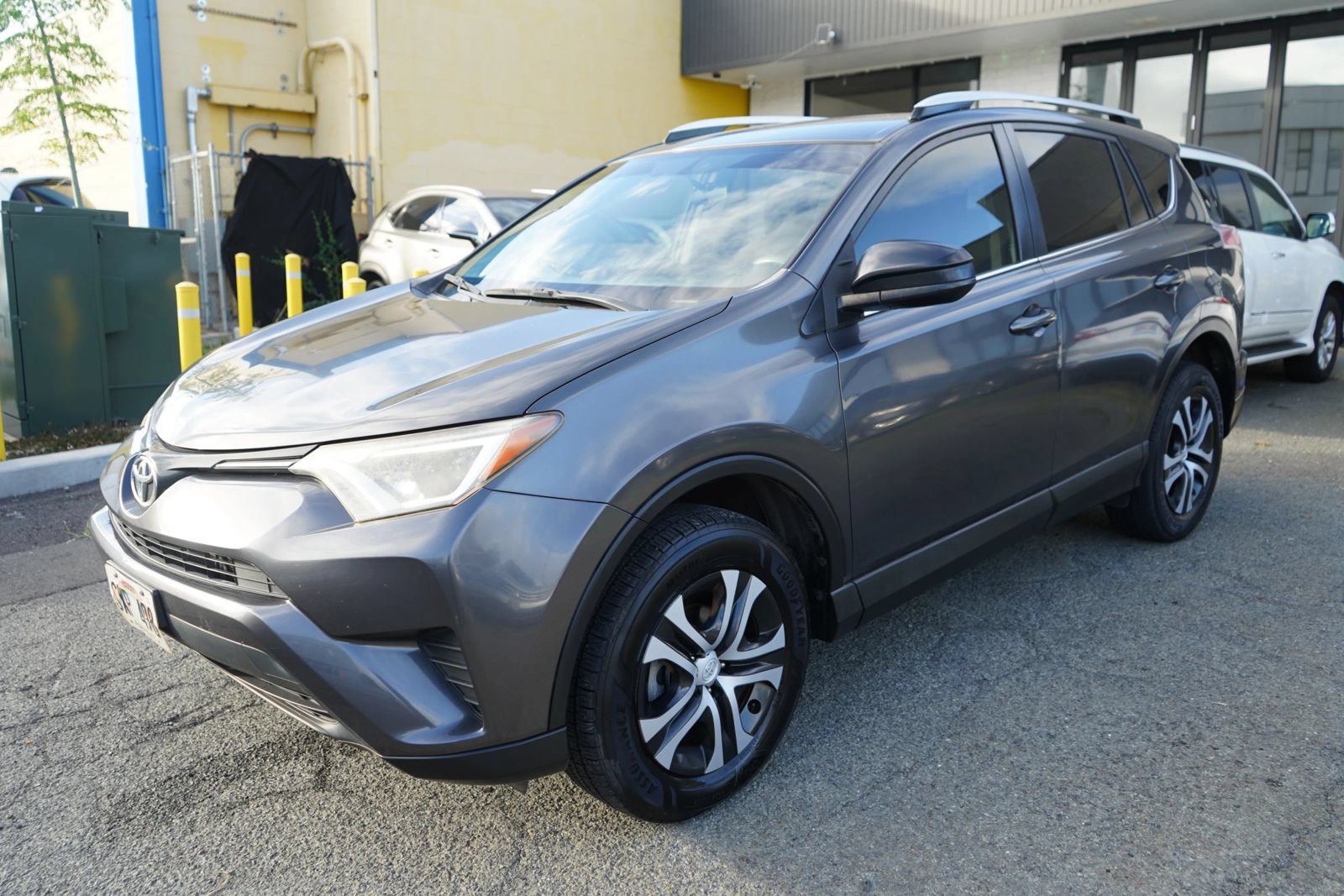 Used 2016 Toyota RAV4 LE FWD image 5