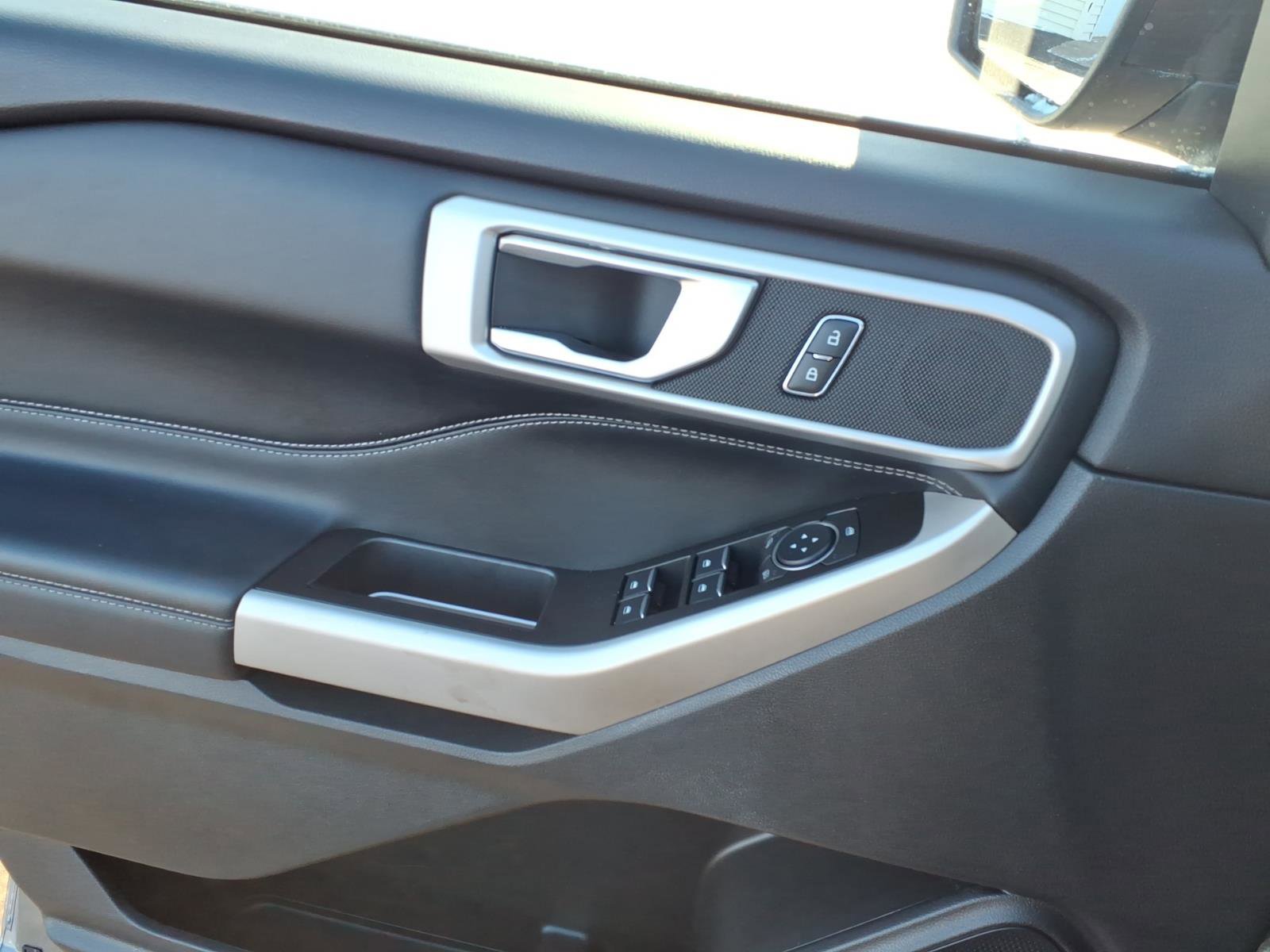 Used 2022 Ford Explorer XLT image 19