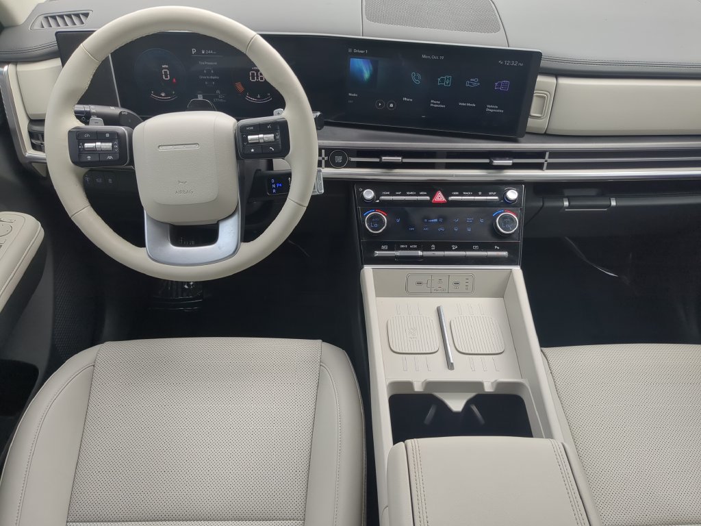 Used 2025 Hyundai Santa Fe SEL FWD image 12