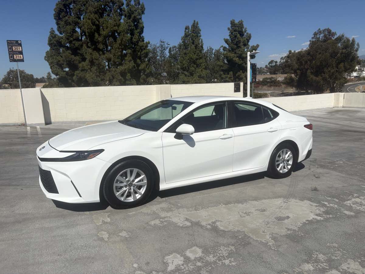 Used 2025 Toyota Camry LE FWD image 2