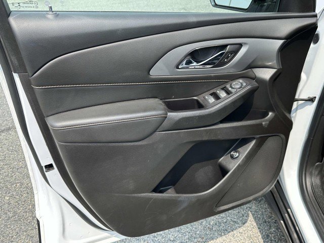 Used 2020 Chevrolet Traverse LT w/ Driver Confidence II Package image 17