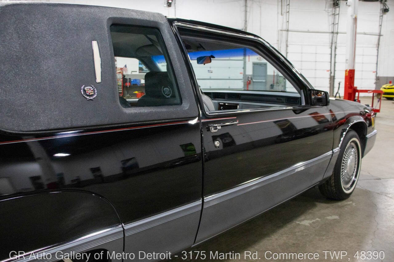 Used 1990 Cadillac Fleetwood Coupe FWD image 23