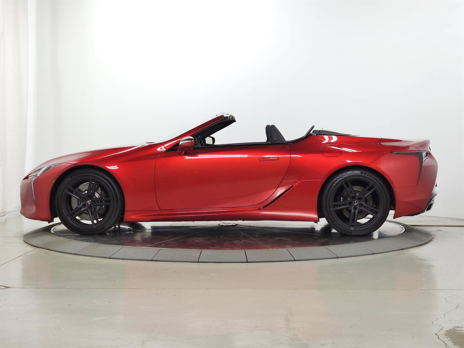 Used 2025 Lexus LC 500 Convertible w/ Bespoke Build Package RWD image 4