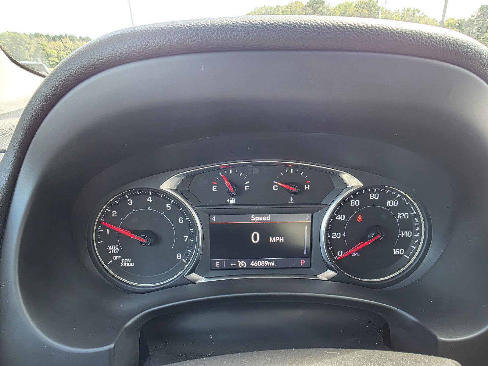 Used 2024 GMC Terrain SLT image 17