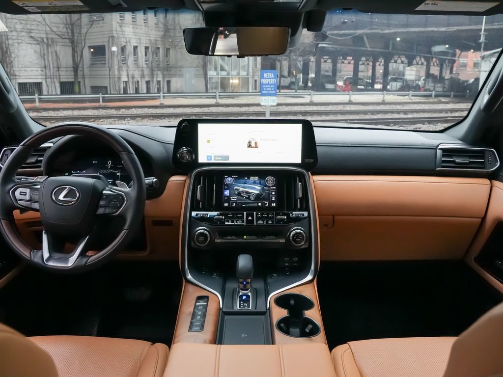 Used 2025 Lexus LX 700h Luxury w/ Appearance Package image 22