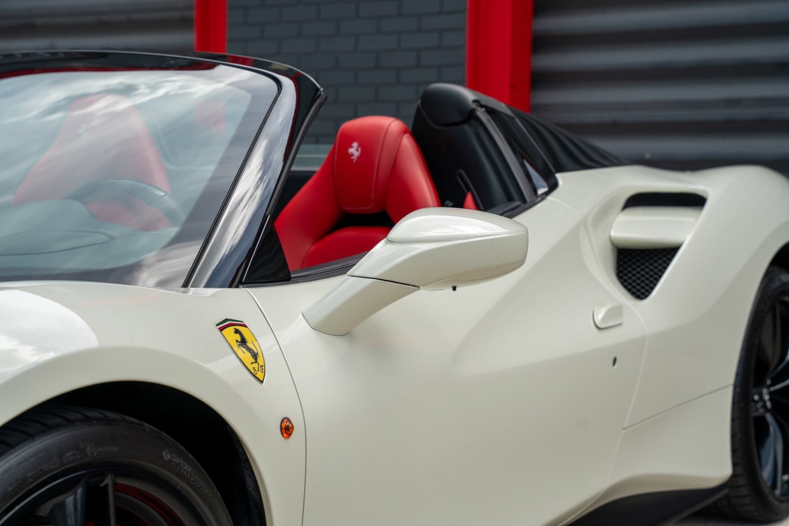 Used 2018 Ferrari 488 Spider RWD image 12