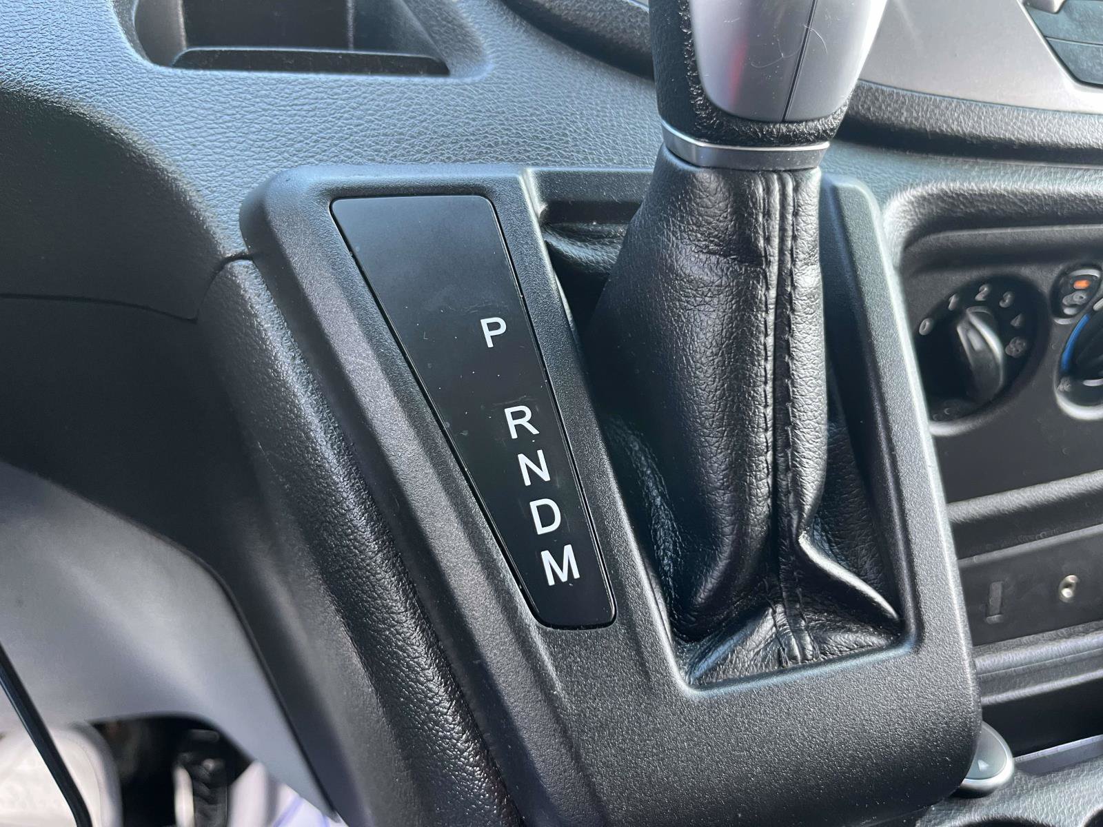 Used 2015 Ford Transit 150 XLT RWD image 21