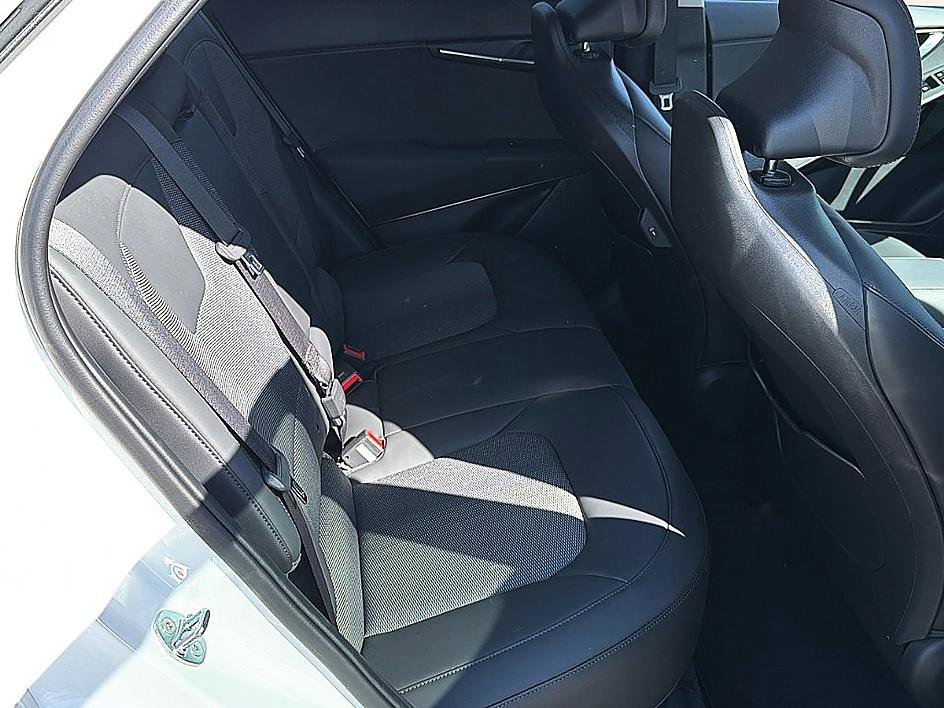 Used 2024 Kia Niro Wind FWD image 25