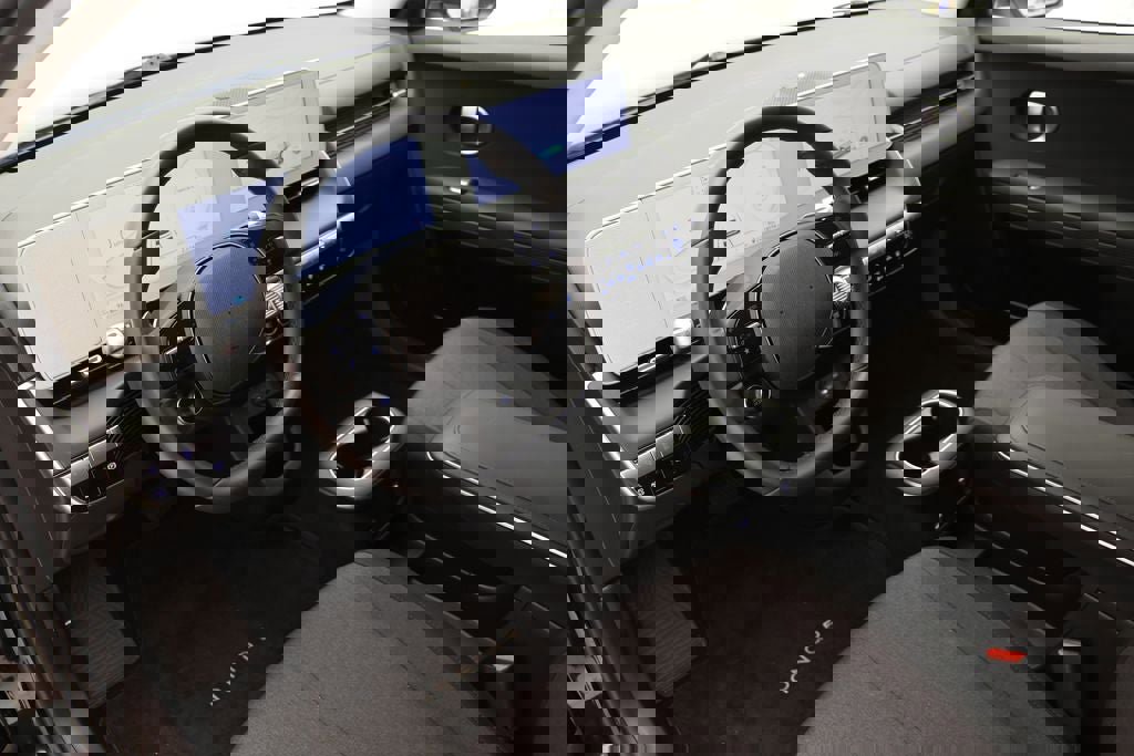 Used 2024 Hyundai Ioniq 5 SE AWD/4WD image 13