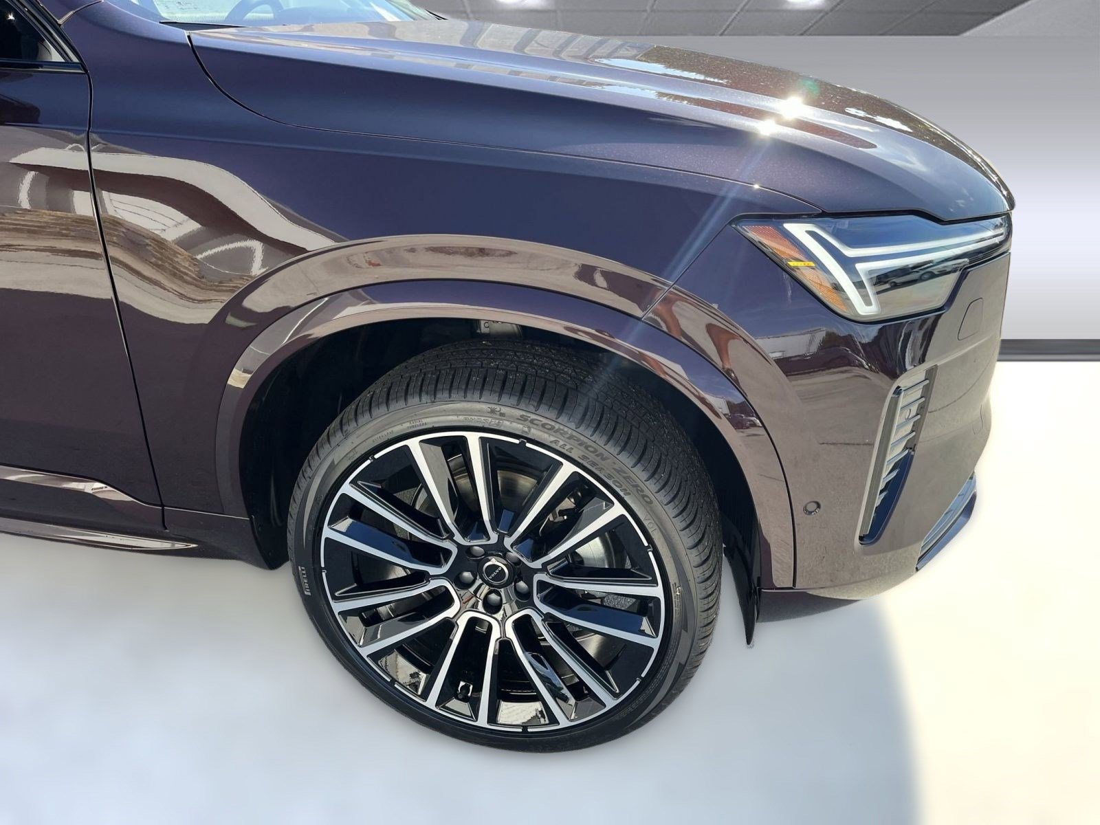 New 2026 Volvo XC90 B6 Ultra w/ Protection Package image 11