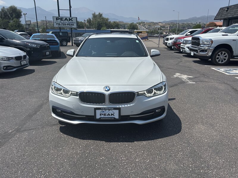 Used 2018 BMW 328d xDrive Wagon AWD/4WD image 2