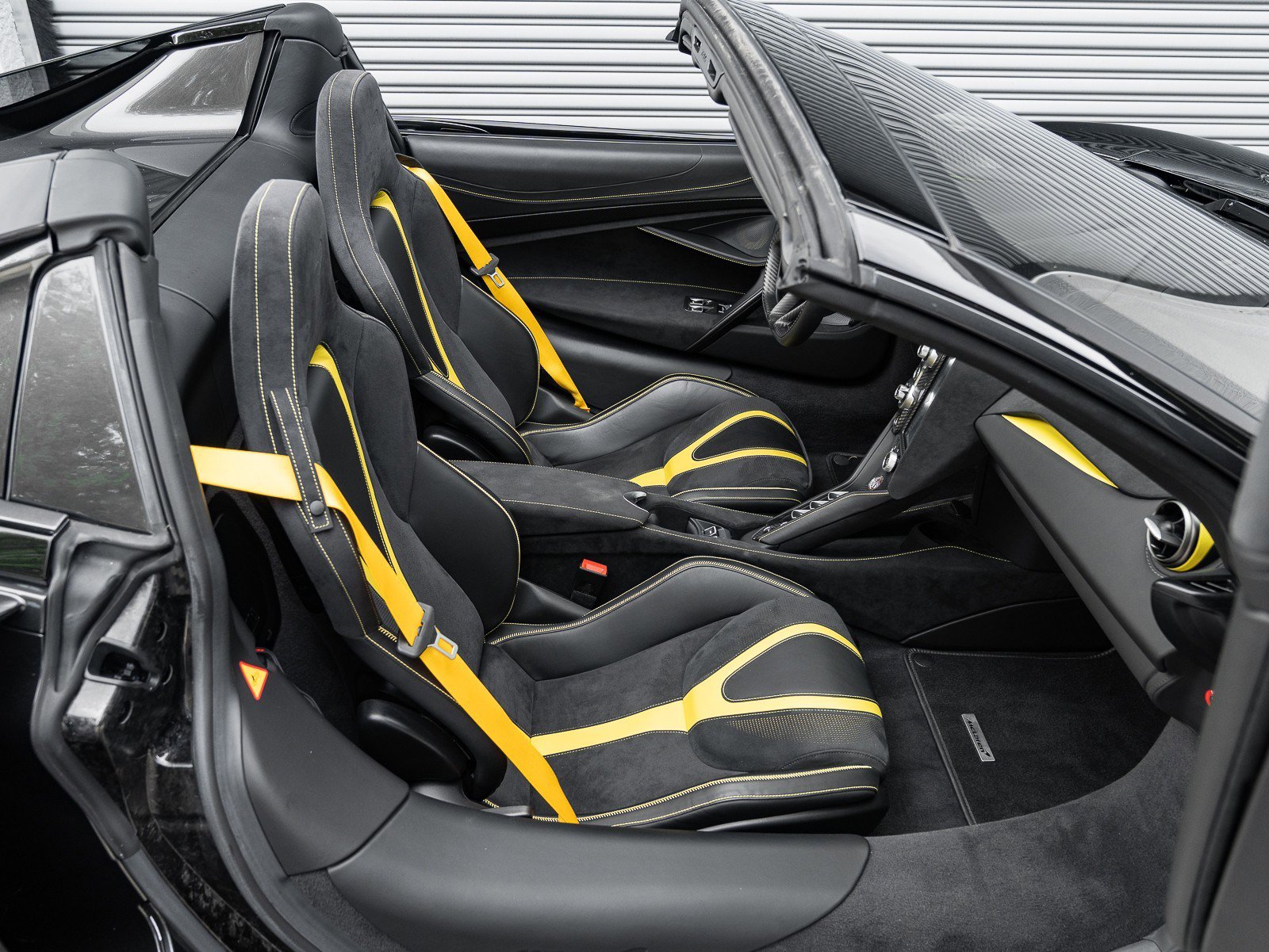 Used 2022 McLaren 720S Spider image 19