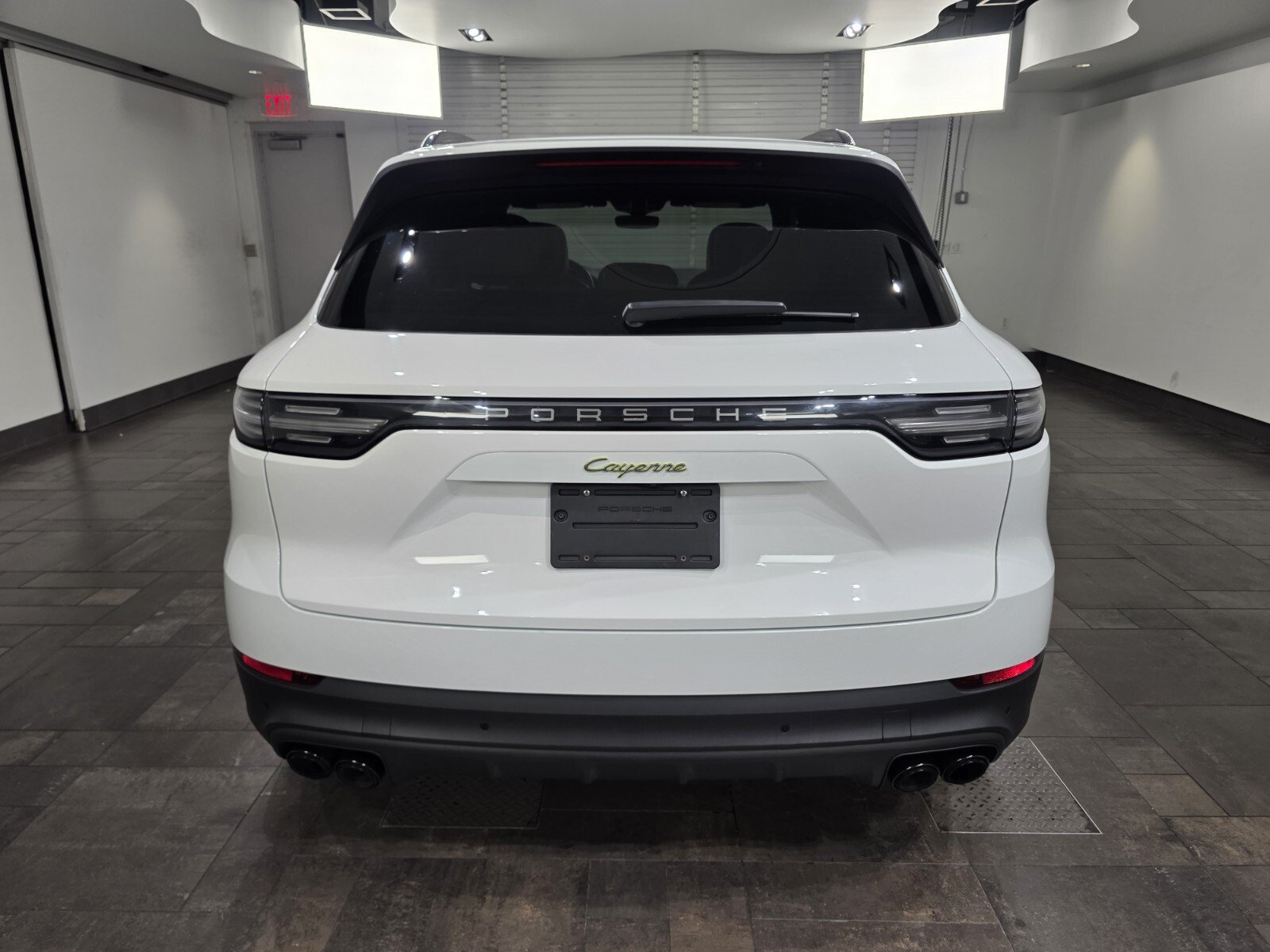 Used 2023 Porsche Cayenne Platinum Edition AWD/4WD image 5