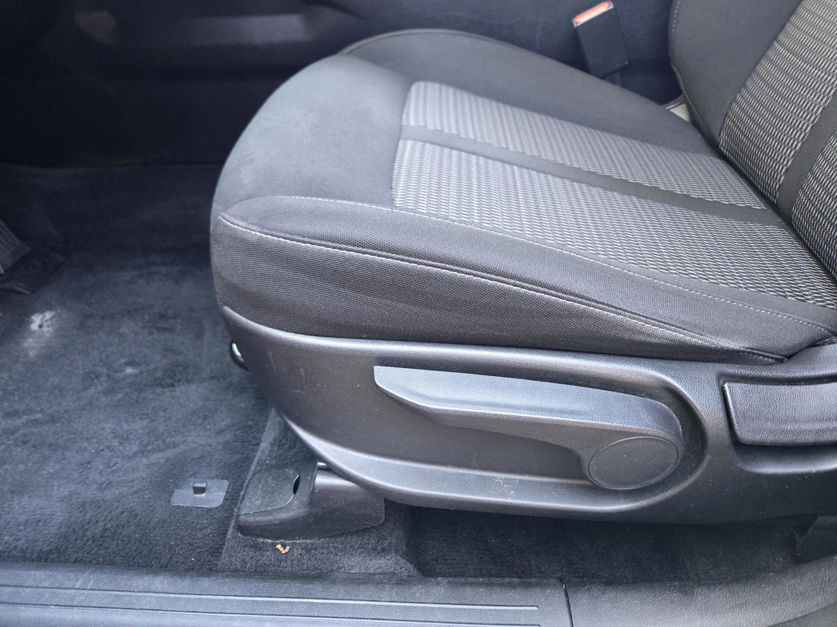 Used 2022 Kia Sorento LX image 32