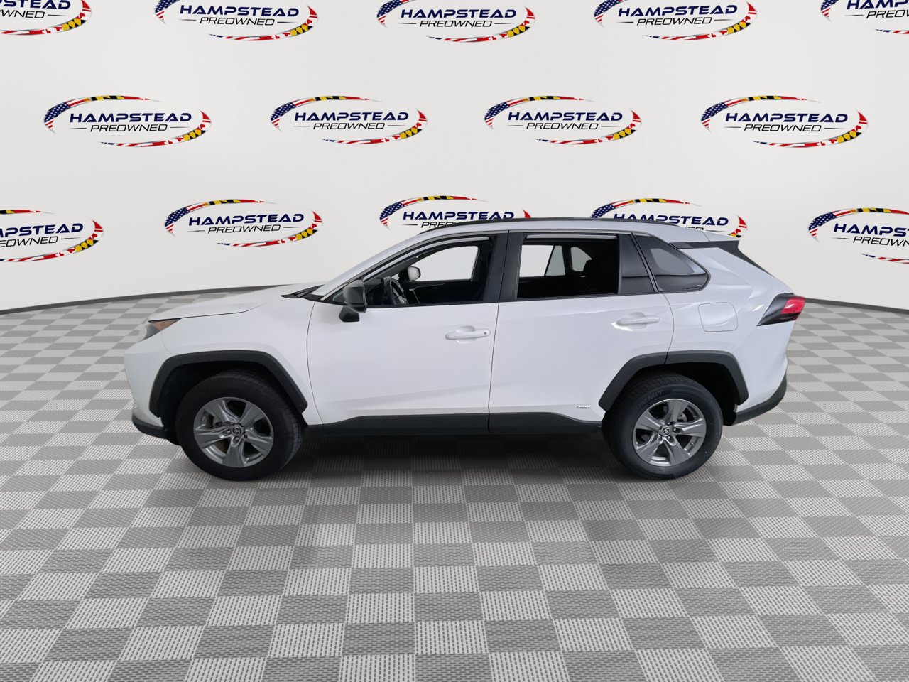 Used 2022 Toyota RAV4 LE AWD/4WD image 5