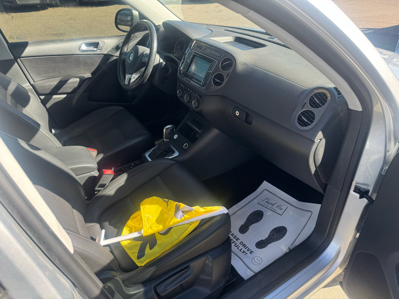 Used 2017 Volkswagen Tiguan S image 12